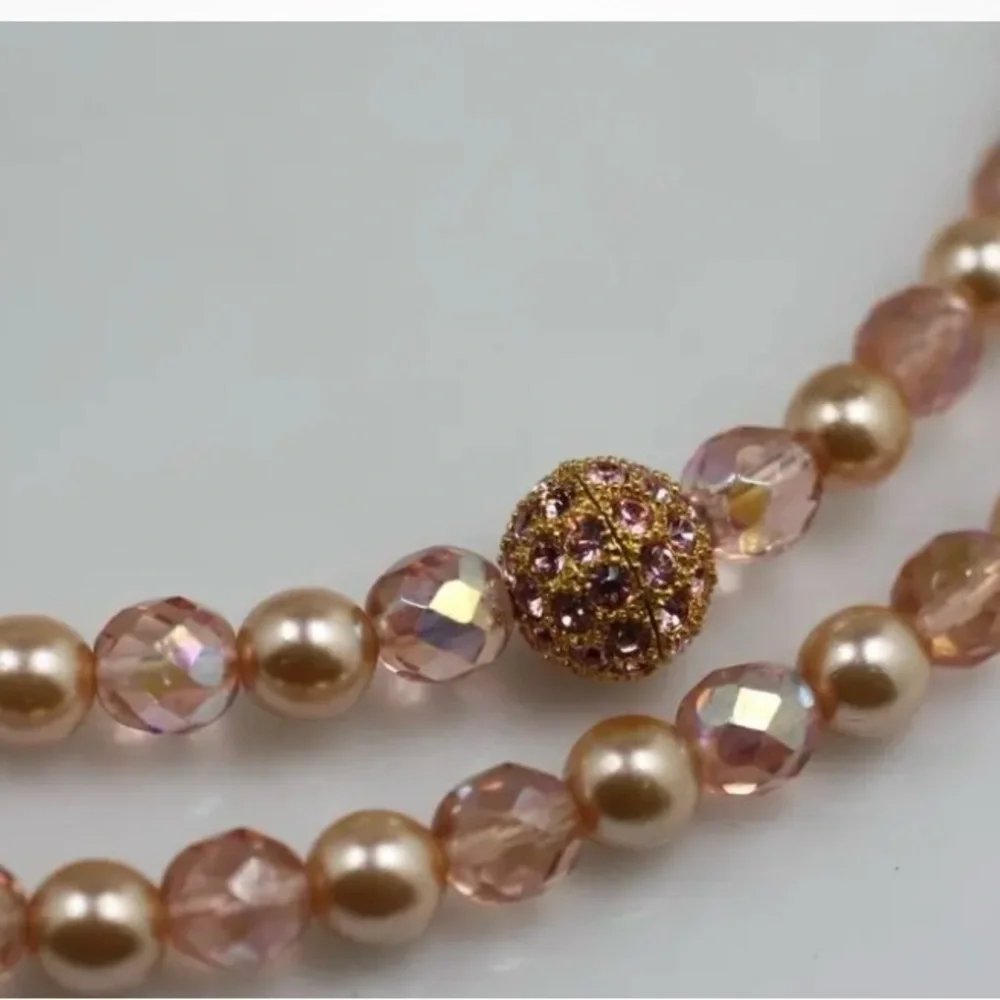 Joan Rivers pale pink glass pearls and faceted ab crystal necklace, 28 inches - Picture 5 of 9